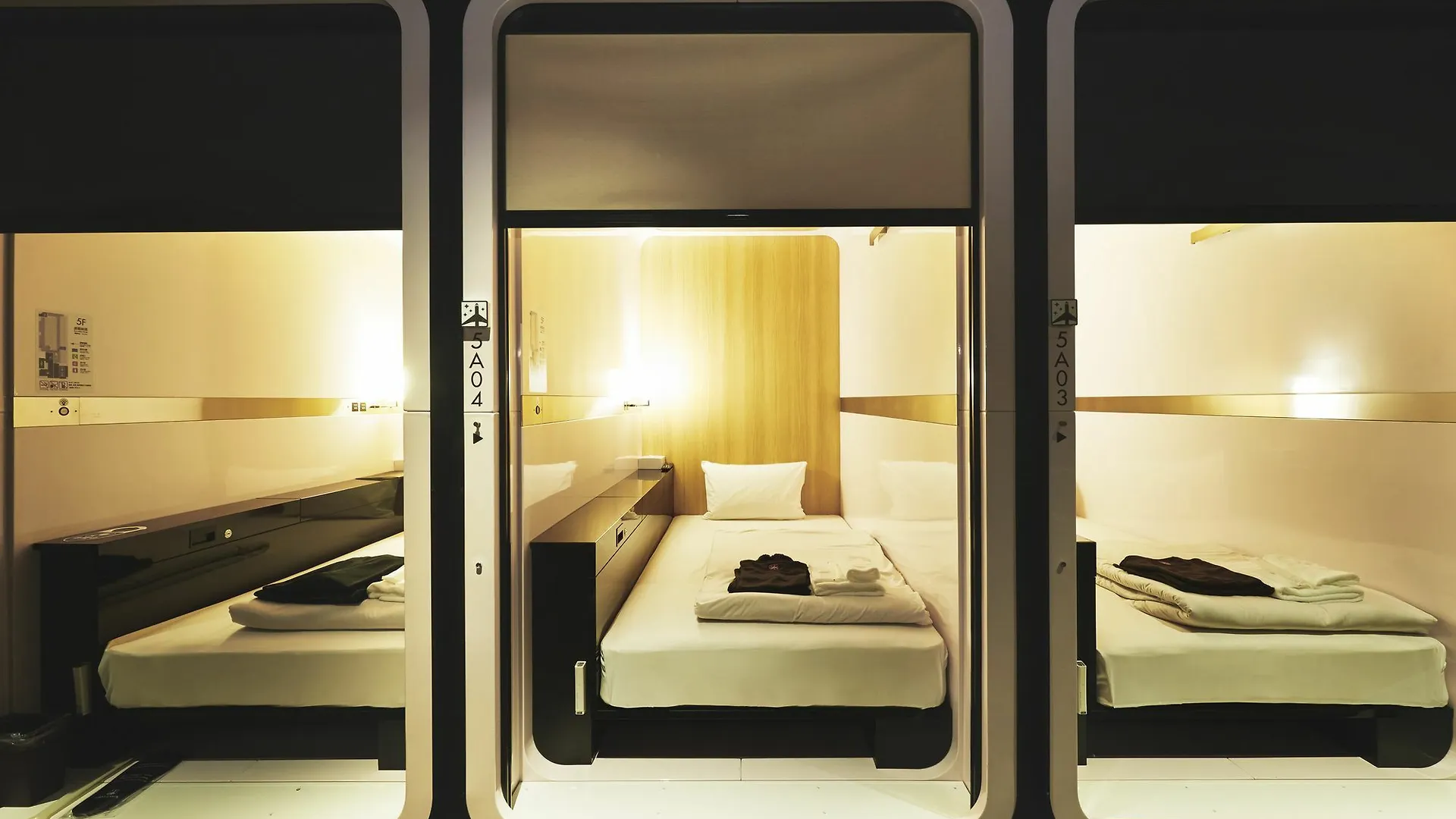 First Cabin Nihonbashiyokoyamacho Tokyo 0*,  Japan