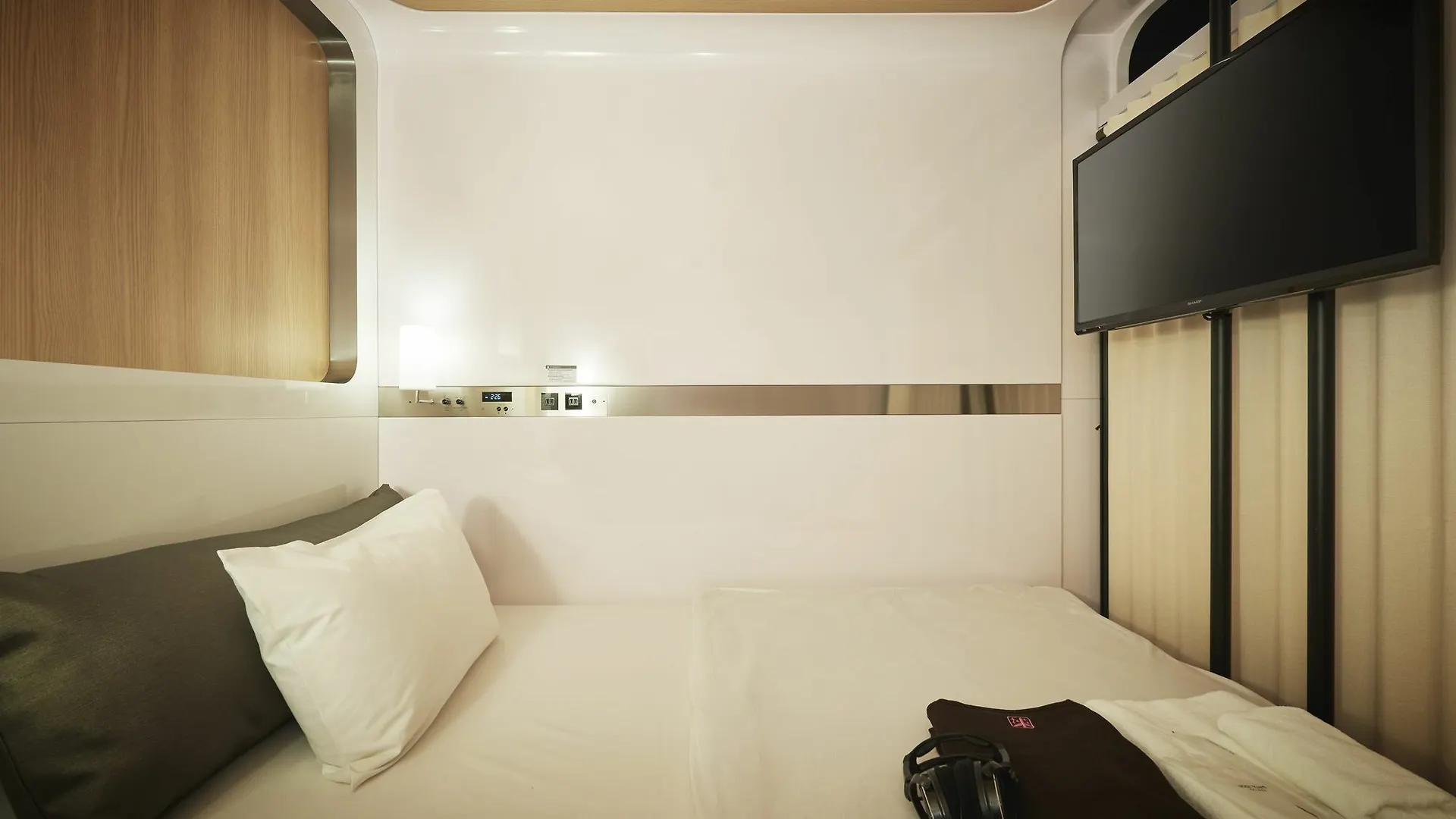 First Cabin Nihonbashiyokoyamacho Tokyo 0*,