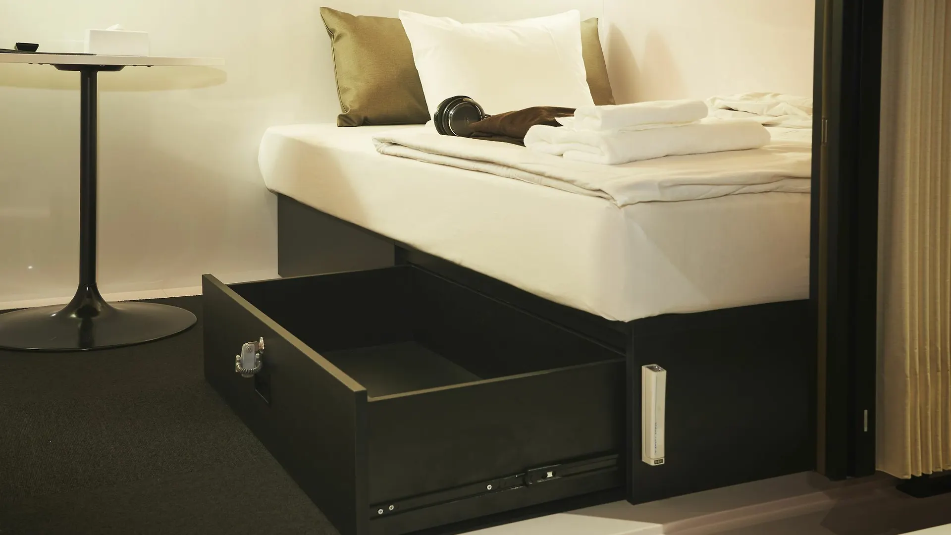 Capsule hotel First Cabin Nihonbashiyokoyamacho Tokyo